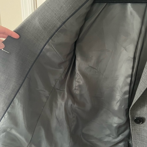 J Crew 365 Everyday Single Button Stretch Wool
Blazer/Jacket - size 4 - Picture 2 of 8